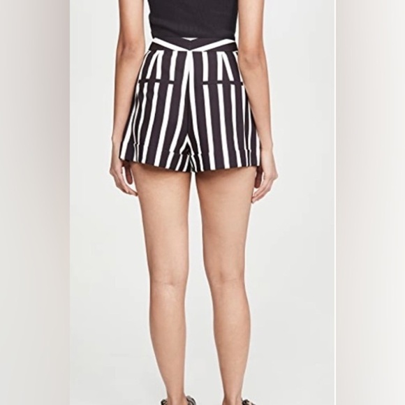 Alice +Olivia Moondust Black and White Striped shorts size 10 - Picture 9 of 12
